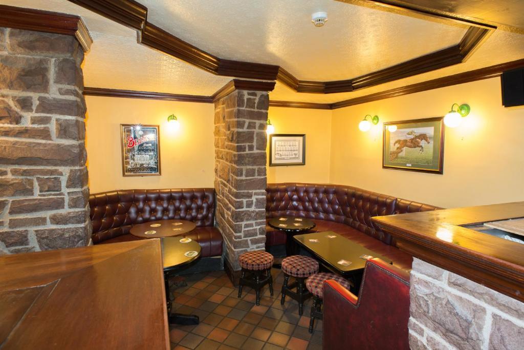 Larkin'S Pub, Restaurant, And B&B Milltown (Kerry) Exterior foto