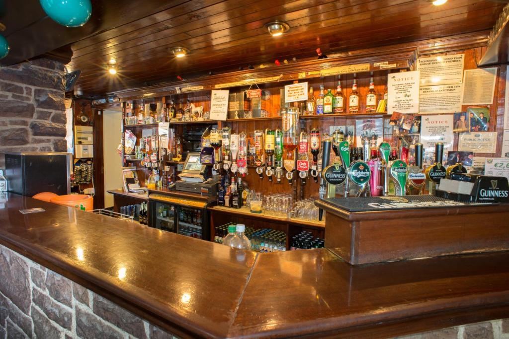 Larkin'S Pub, Restaurant, And B&B Milltown (Kerry) Exterior foto